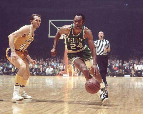 半场-恩里克破门邓涵文飞踹染红 国安0-1十人三镇.